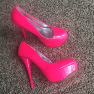Neon heels!!